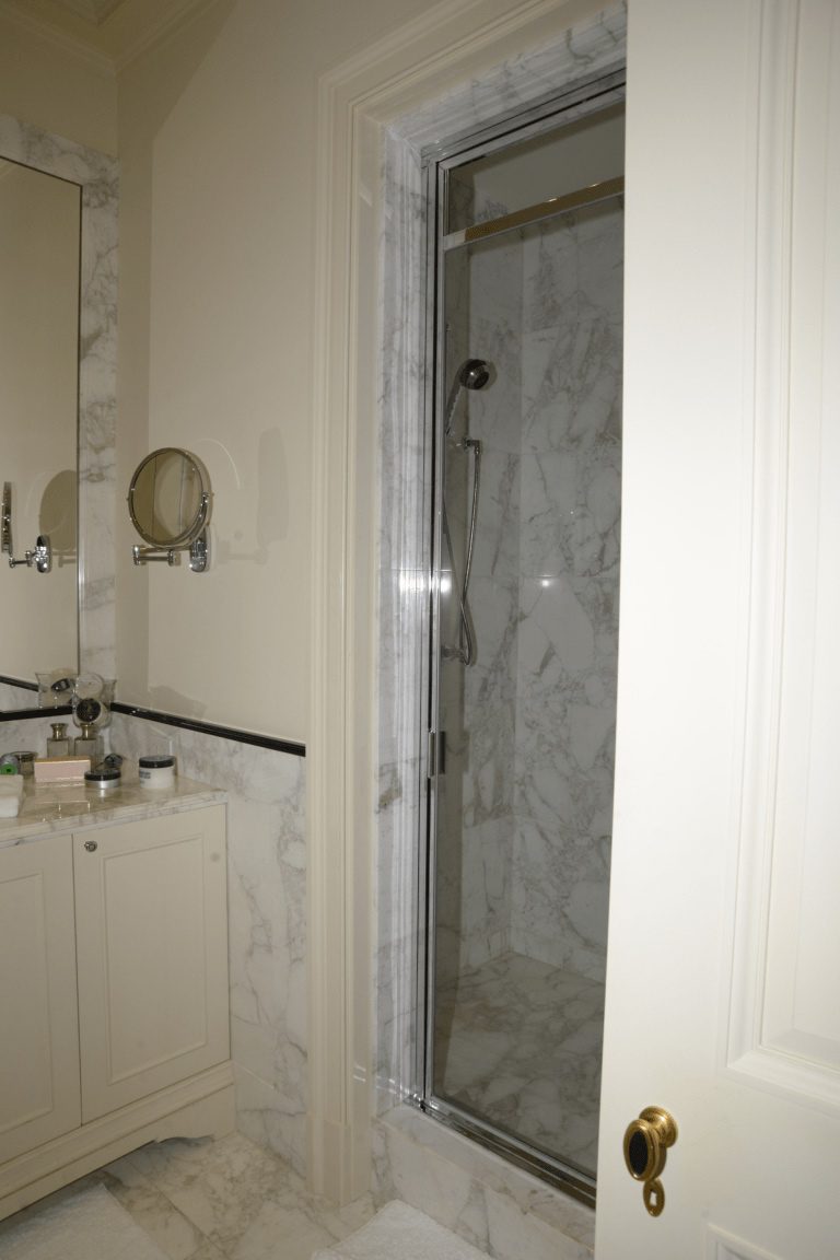 Bad und Dusche