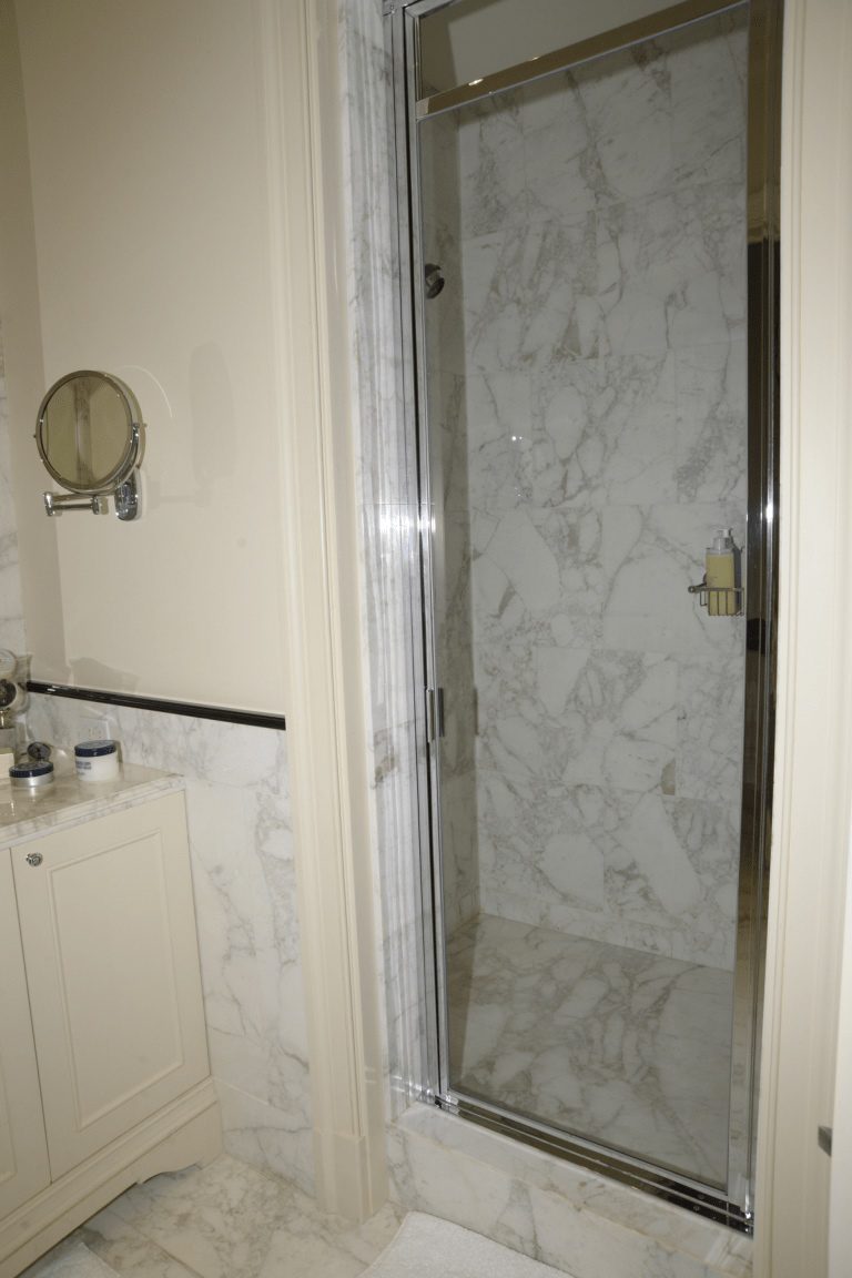 Bad und Dusche